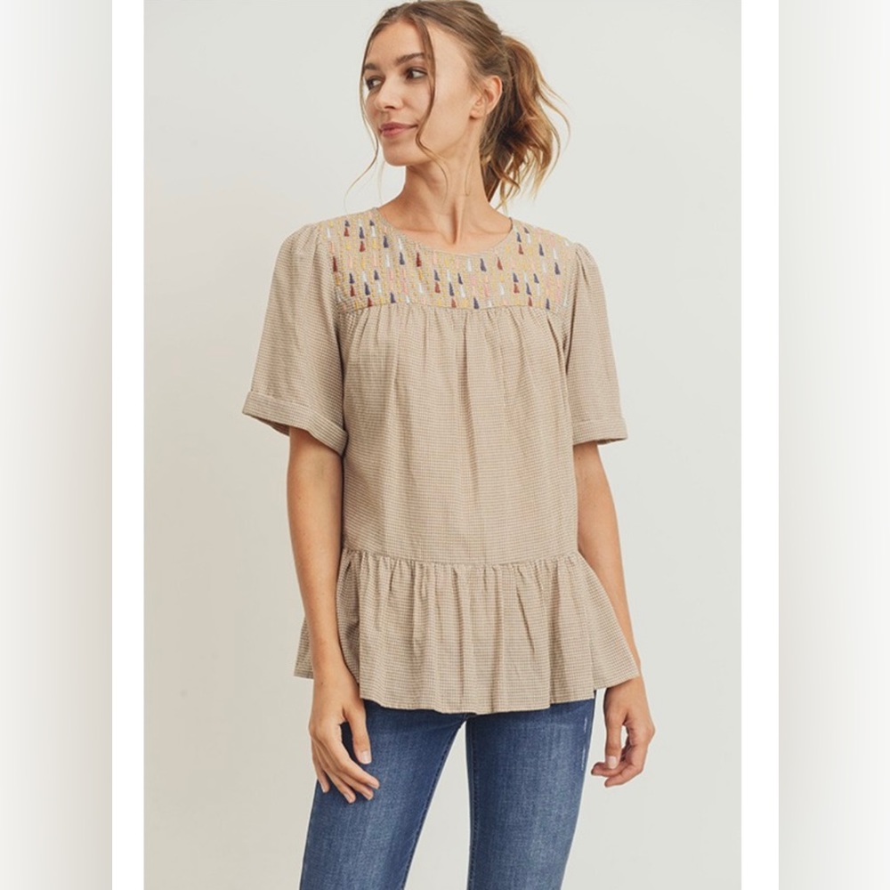 Boutique tassel embroidered top